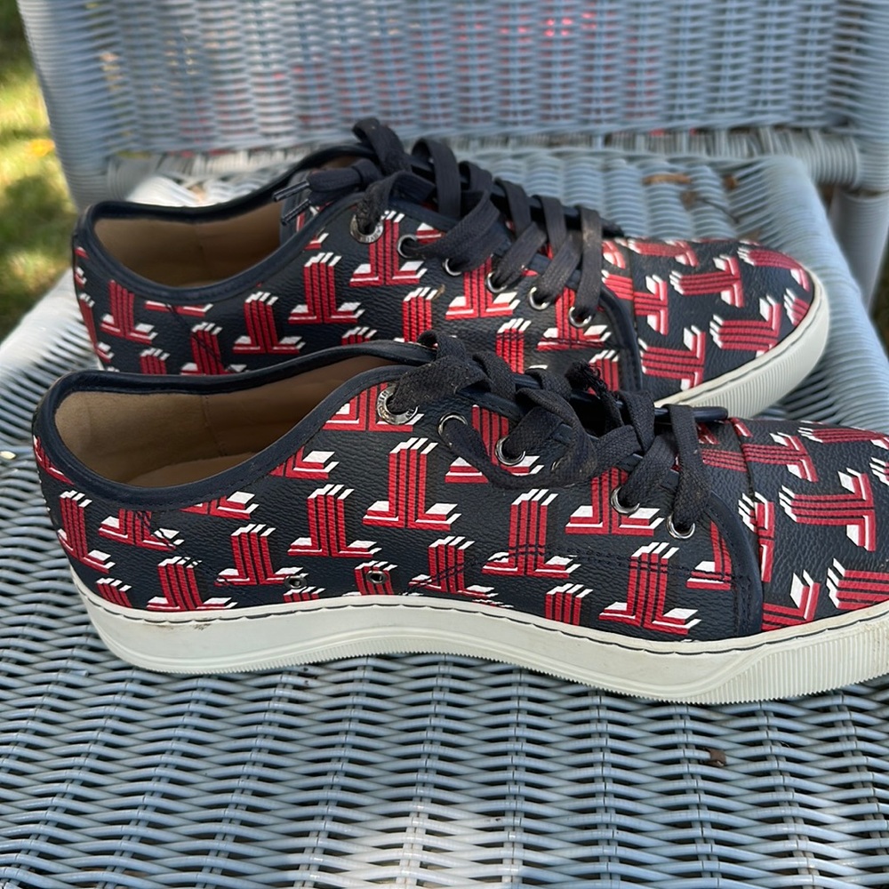 Landon lightly used shoes size 8 in men’s
